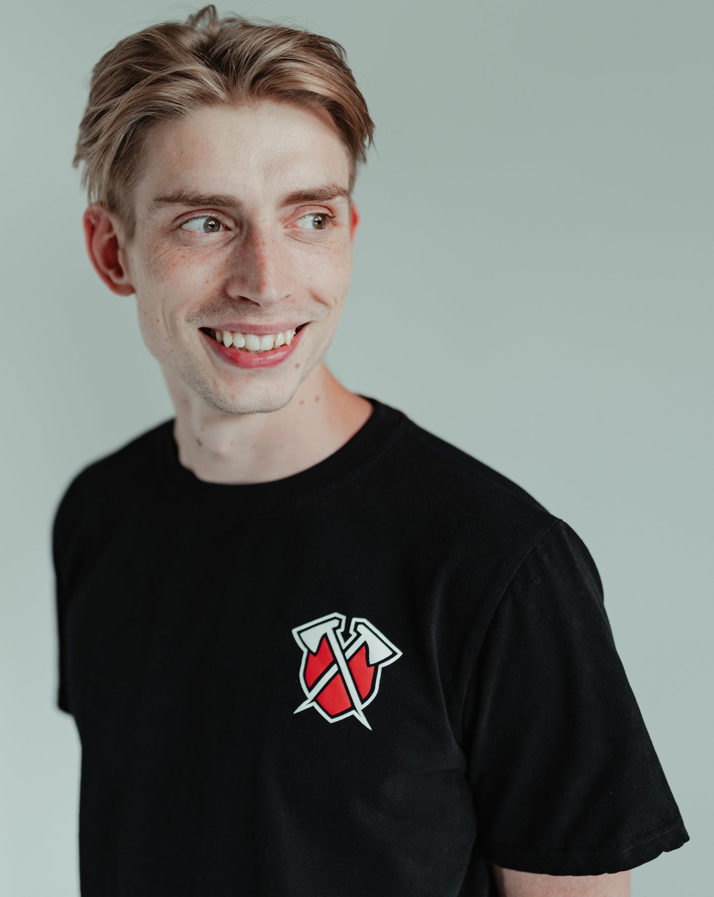 CORE BLACK TEE