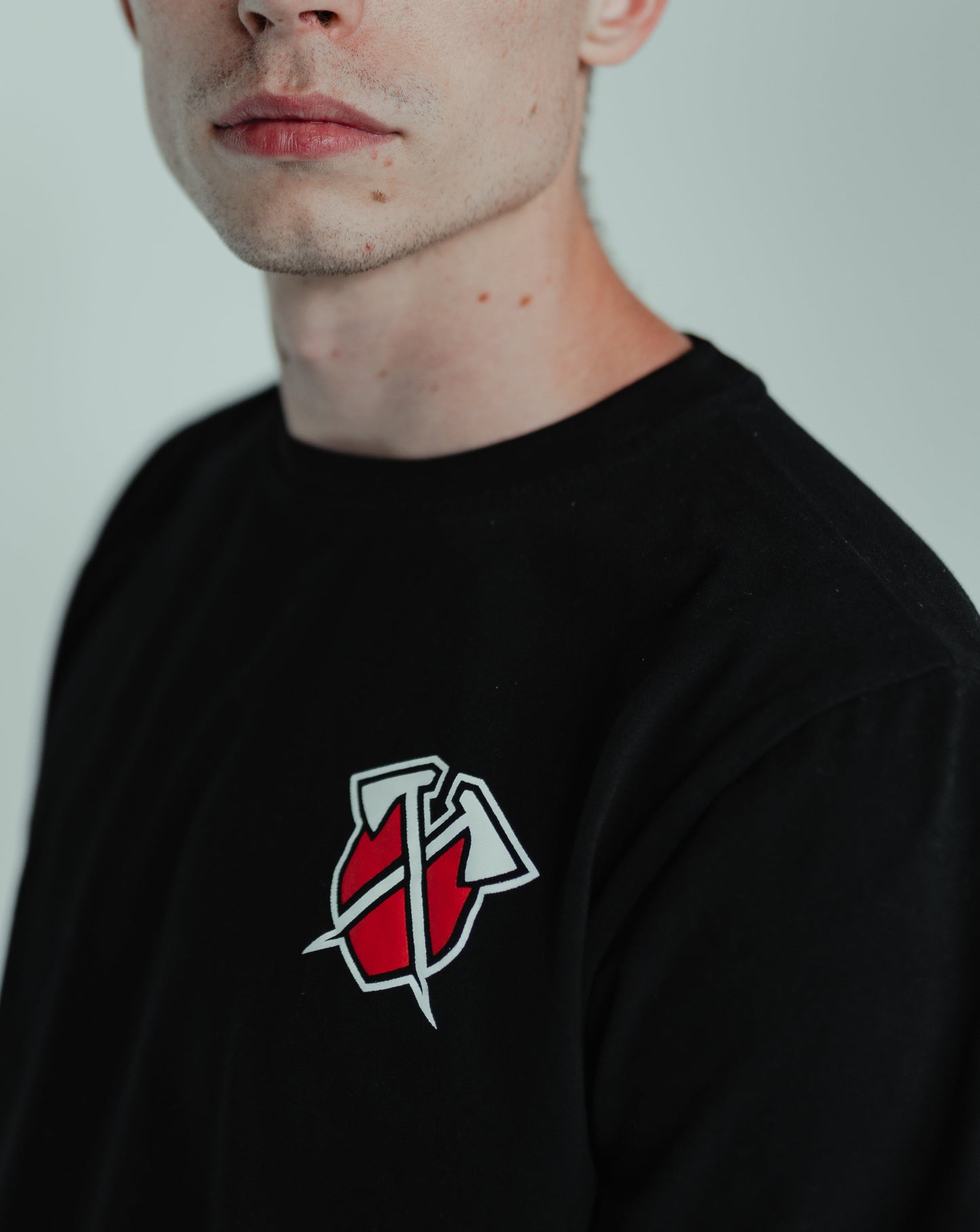 CORE BLACK TEE